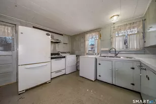 38 Grove St, Branford, CT 06405 - Photo 6