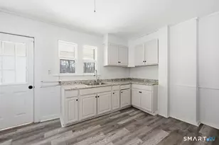 29 Lincoln Pl, Bristol, CT 06010 - Photo 8