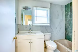 24 Hollow Wood Ln, Greenwich, CT 06831 - Photo 10