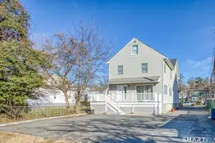 24 Hollow Wood Ln, Greenwich, CT 06831 - Photo 2