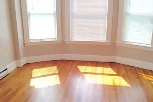 121 Lounsbury St, Waterbury, CT 06706 - Photo 4