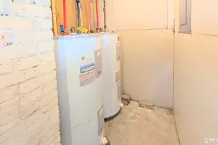 454 Pembroke St, Bridgeport, CT 06608 - Photo 36