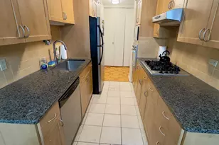 31 Woodland St, Hartford, CT 06111 - Photo 2