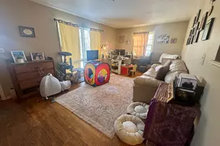 8 Meadow Rd, Hamden, CT 06514 - Photo 6