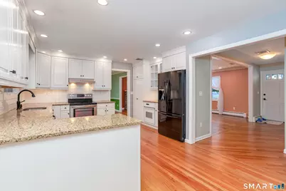 5 Lorraine Drive, Woodbridge, CT 06525 - Photo 6