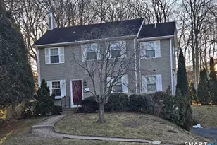 12 Woodedge Ave, Waterbury, CT 06706 - Photo 2