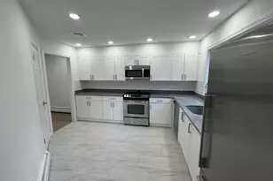 4 Earls Ct, Farmington, CT 06032 - Photo 2