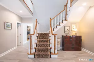 102 Coventry Ln, Trumbull, CT 06611 - Photo 2