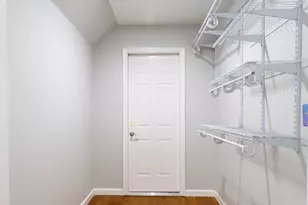 102 Coventry Ln, Trumbull, CT 06611 - Photo 24