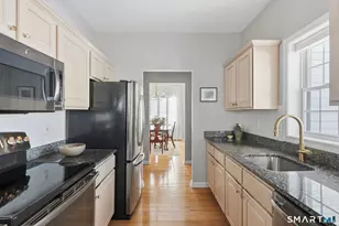 170 Thistle Pond Dr, Bloomfield, CT 06002 - Photo 16