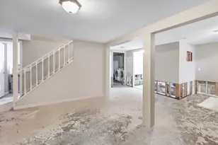 574 Thorme St, Bridgeport, CT 06606 - Photo 20