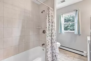 574 Thorme St, Bridgeport, CT 06606 - Photo 14