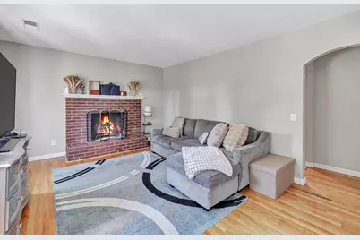 574 Thorme Street, Bridgeport, CT 06606 - Photo 2