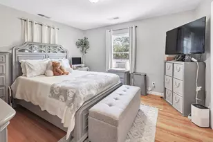 574 Thorme St, Bridgeport, CT 06606 - Photo 12