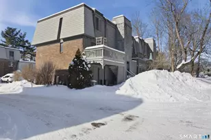 134 Trolley Crossing Ln, Middletown, CT 06457 - Photo 2