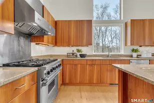 25 Sullivan Dr, Guilford, CT 06437 - Photo 10