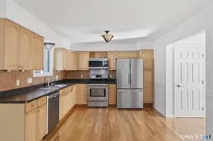 66 Hampton Park, Branford, CT 06405 - Photo 12