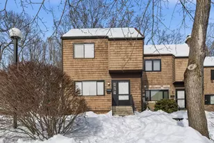 66 Hampton Park, Branford, CT 06405 - Photo 2