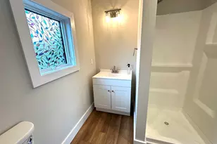 20 Mechanic St, Stonington, CT 06379 - Photo 8