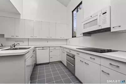 3-A Meetinghouse Lane, Old Lyme, CT 06371 - Photo 8