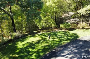 2 Wahackme Ln, New Canaan, CT 06840 - Photo 2