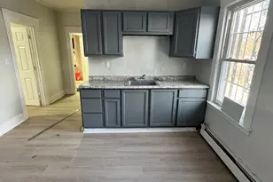 190 Brook St, Hartford, CT 06120 - Photo 2