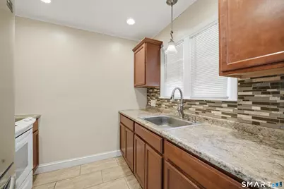 95 Middle Turnpike West #APT B4, Manchester, CT 06040 - Photo 4