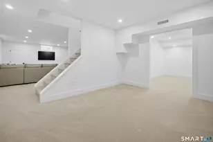 196 Robin Ln, Fairfield, CT 06824 - Photo 34