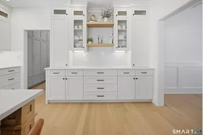 196 Robin Lane, Fairfield, CT 06824 - Photo 10