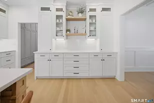 196 Robin Ln, Fairfield, CT 06824 - Photo 10