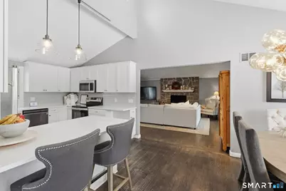 324 Old Farms Road, Simsbury, CT 06070 - Photo 6