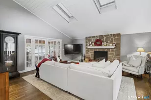 324 Old Farms Rd, Simsbury, CT 06070 - Photo 10