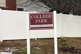 19 Hawthorne Dr, New London, CT 06320 - Photo 2