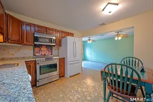 2 Finch Ct, Norwalk, CT 06854 - Photo 4