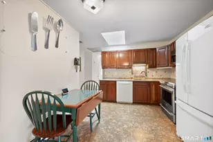 2 Finch Ct, Norwalk, CT 06854 - Photo 6
