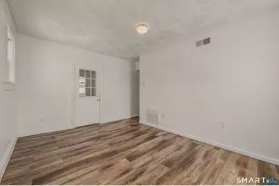 22 Chappell Street, New London, CT 06320 - Photo 10