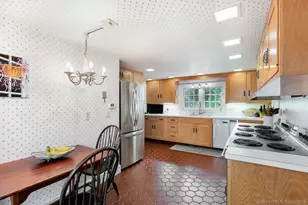 71 Beecher Rd, Woodbridge, CT 06525 - Photo 12