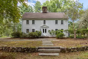 71 Beecher Rd, Woodbridge, CT 06525 - Photo 2