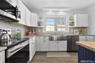 168 Bennett St, Fairfield, CT 06825 - Photo 12