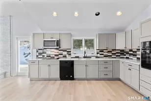 338 Kenwood Ave, Hamden, CT 06518 - Photo 14