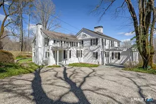 25 Taunton Ln, Newtown, CT 06470 - Photo 2