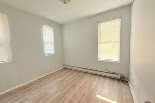 46 Seyms St, Hartford, CT 06120 - Photo 4