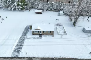 19 Plaza St, Brooklyn, CT 06234 - Photo 4