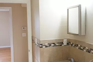 28 Sampson St, Bridgeport, CT 06606 - Photo 6