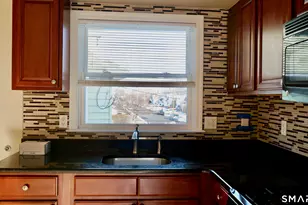 28 Sampson St, Bridgeport, CT 06606 - Photo 4