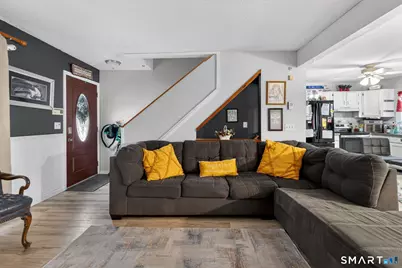 18 Cadbury Place, Naugatuck, CT 06770 - Photo 8