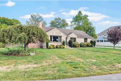 26 Pearsall Place, Bridgeport, CT 06605 - Photo 2