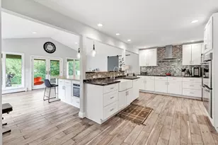 26 Pearsall Pl, Bridgeport, CT 06605 - Photo 10