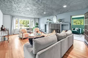 26 Pearsall Pl, Bridgeport, CT 06605 - Photo 4