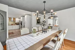 26 Pearsall Pl, Bridgeport, CT 06605 - Photo 8